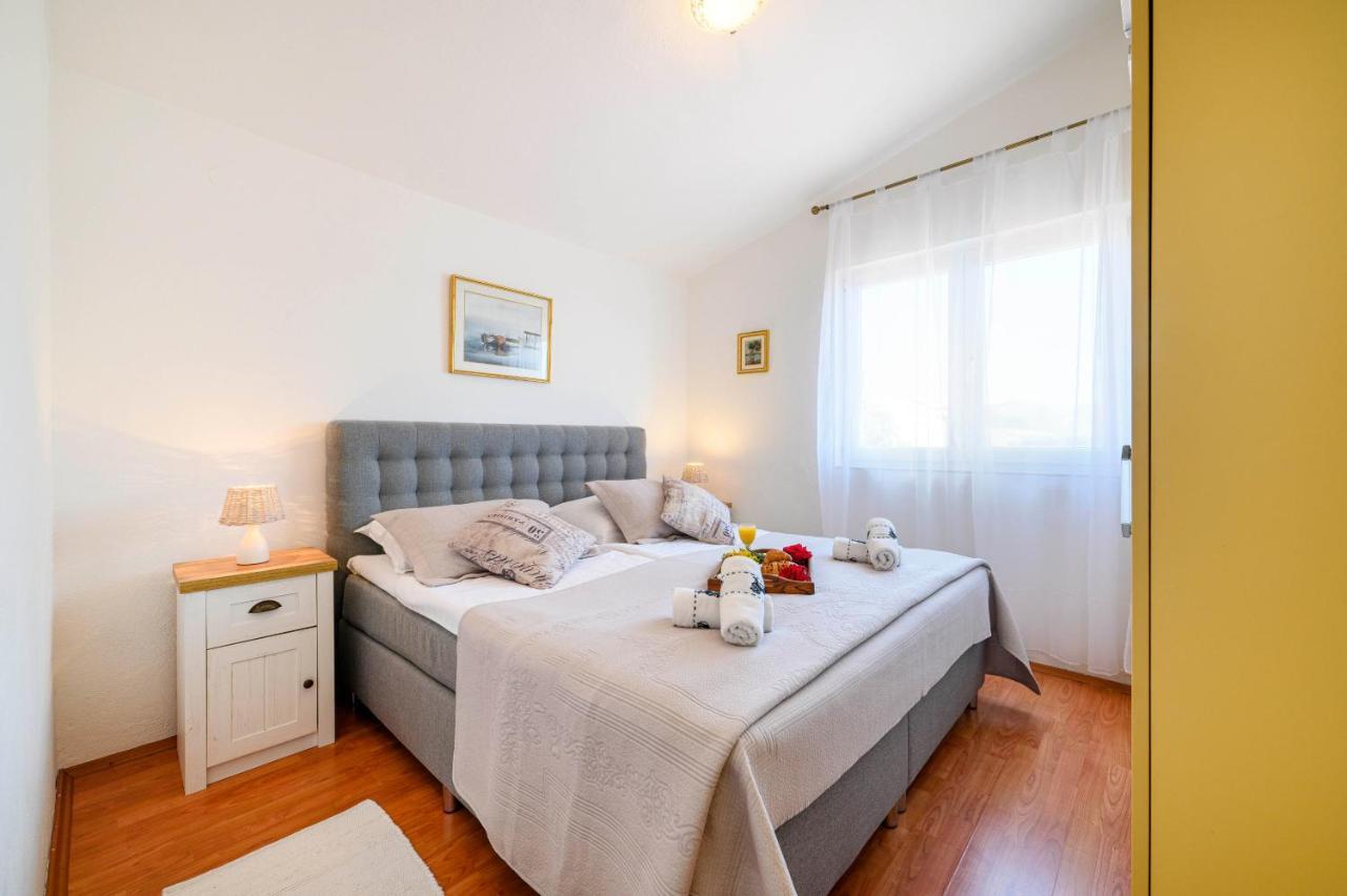 Apartment Busac Zaboric Εξωτερικό φωτογραφία