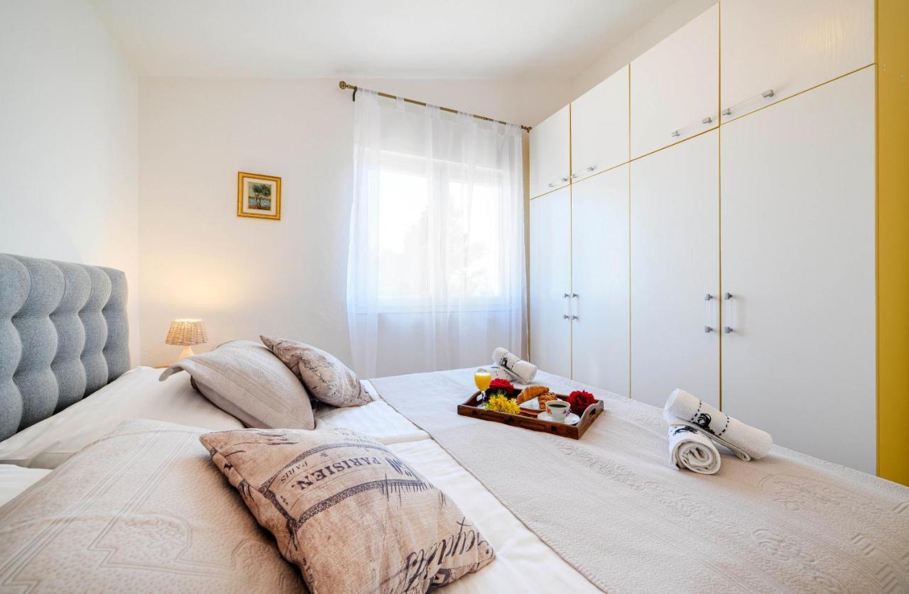 Apartment Busac Zaboric Εξωτερικό φωτογραφία